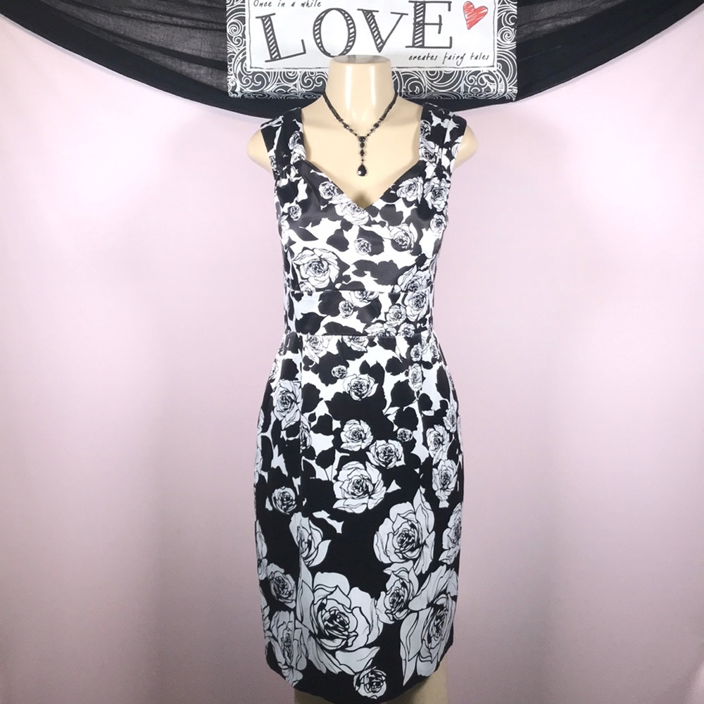 WHBM Floral Eve dress Size 12 💖